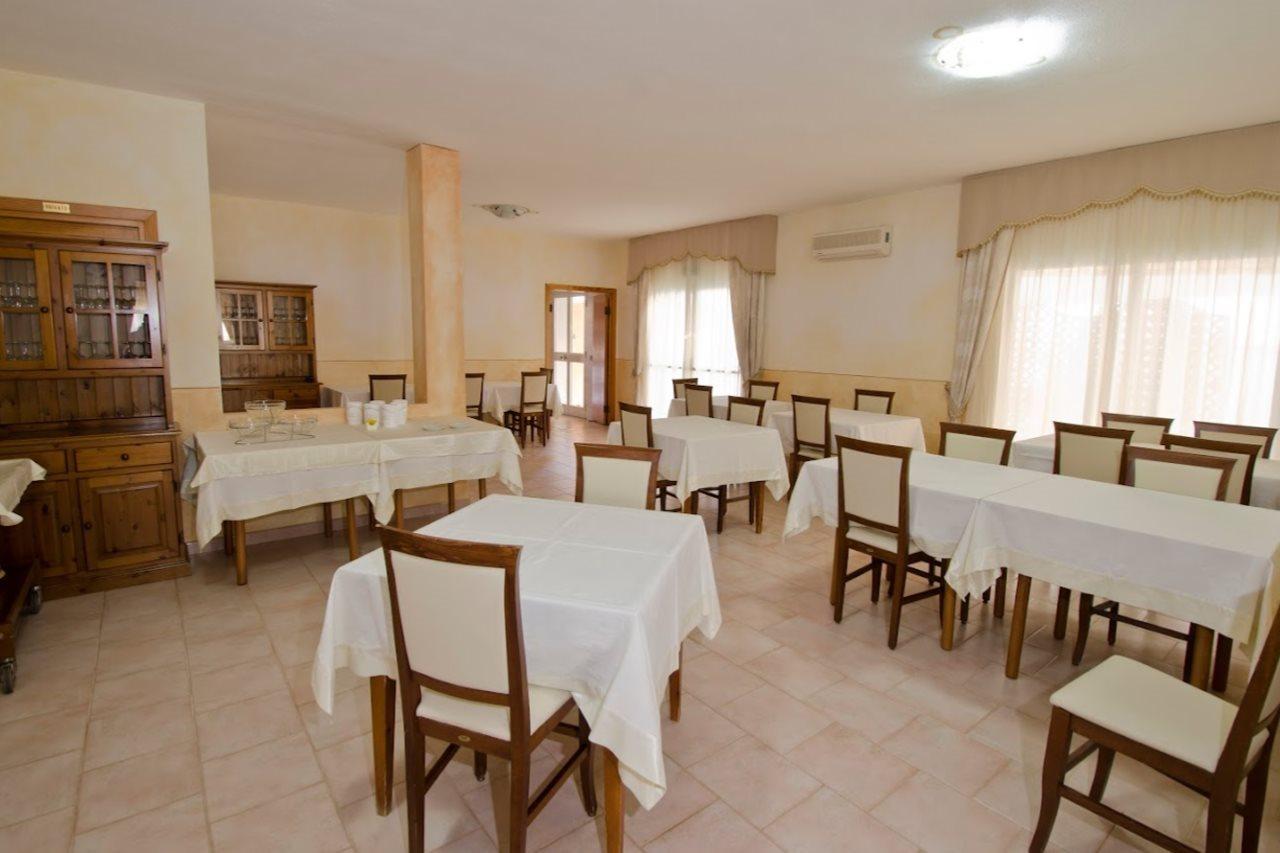 A.I.R. Hotel Gabbiano Isola Rossa Kültér fotó
