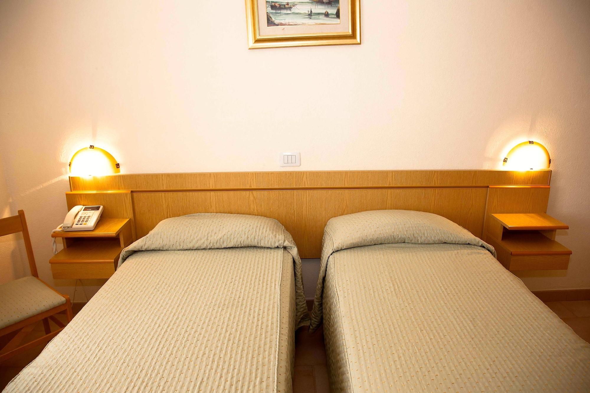 A.I.R. Hotel Gabbiano Isola Rossa Kültér fotó