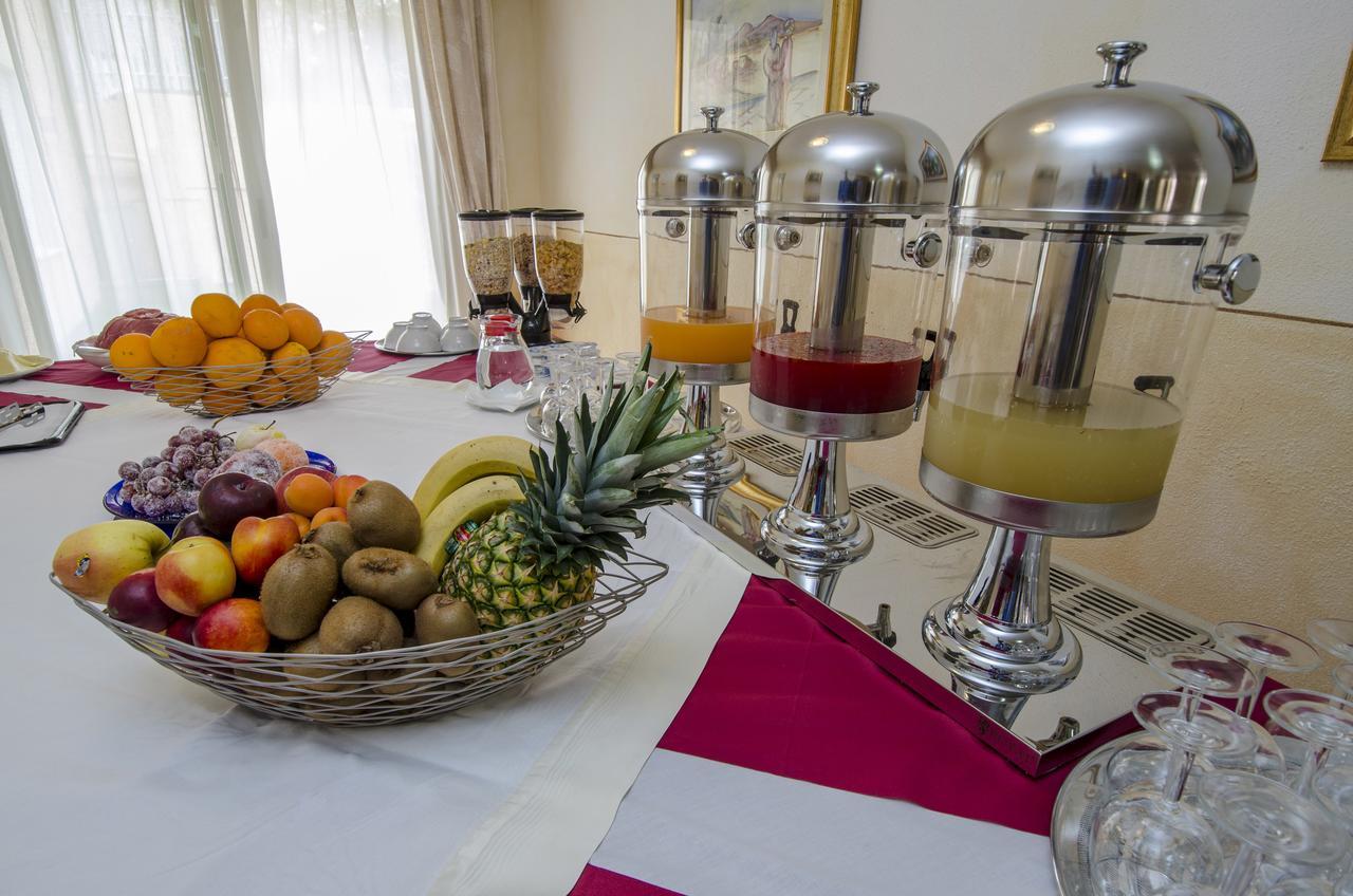 A.I.R. Hotel Gabbiano Isola Rossa Kültér fotó
